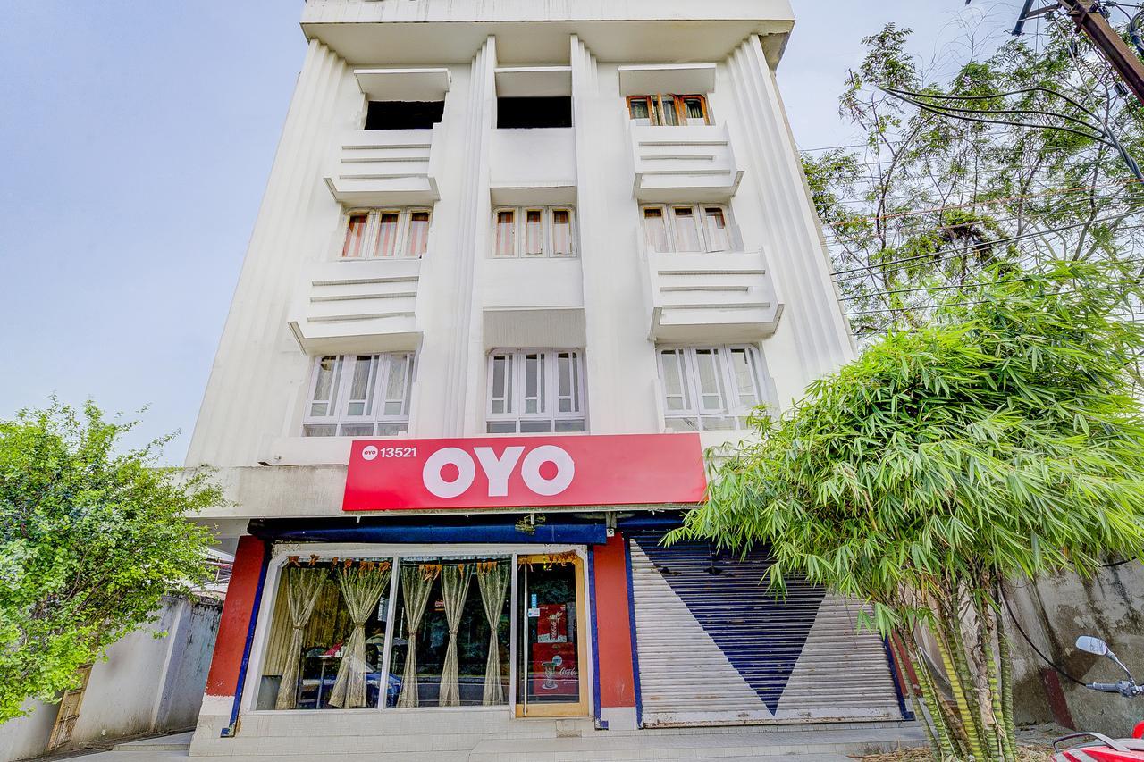 Oyo 13521 Sudhriti Hotel Siliguri Dış mekan fotoğraf