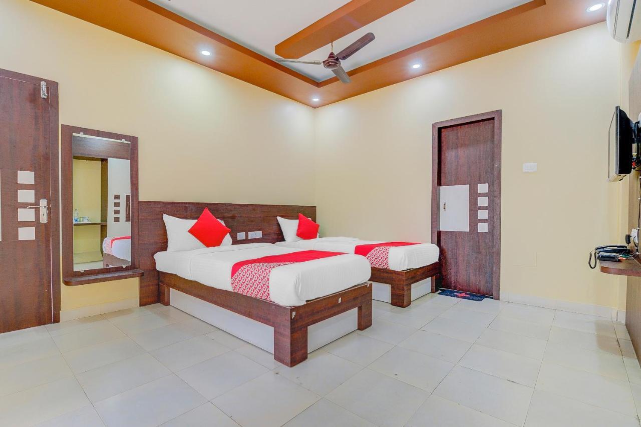 Oyo 13521 Sudhriti Hotel Siliguri Dış mekan fotoğraf