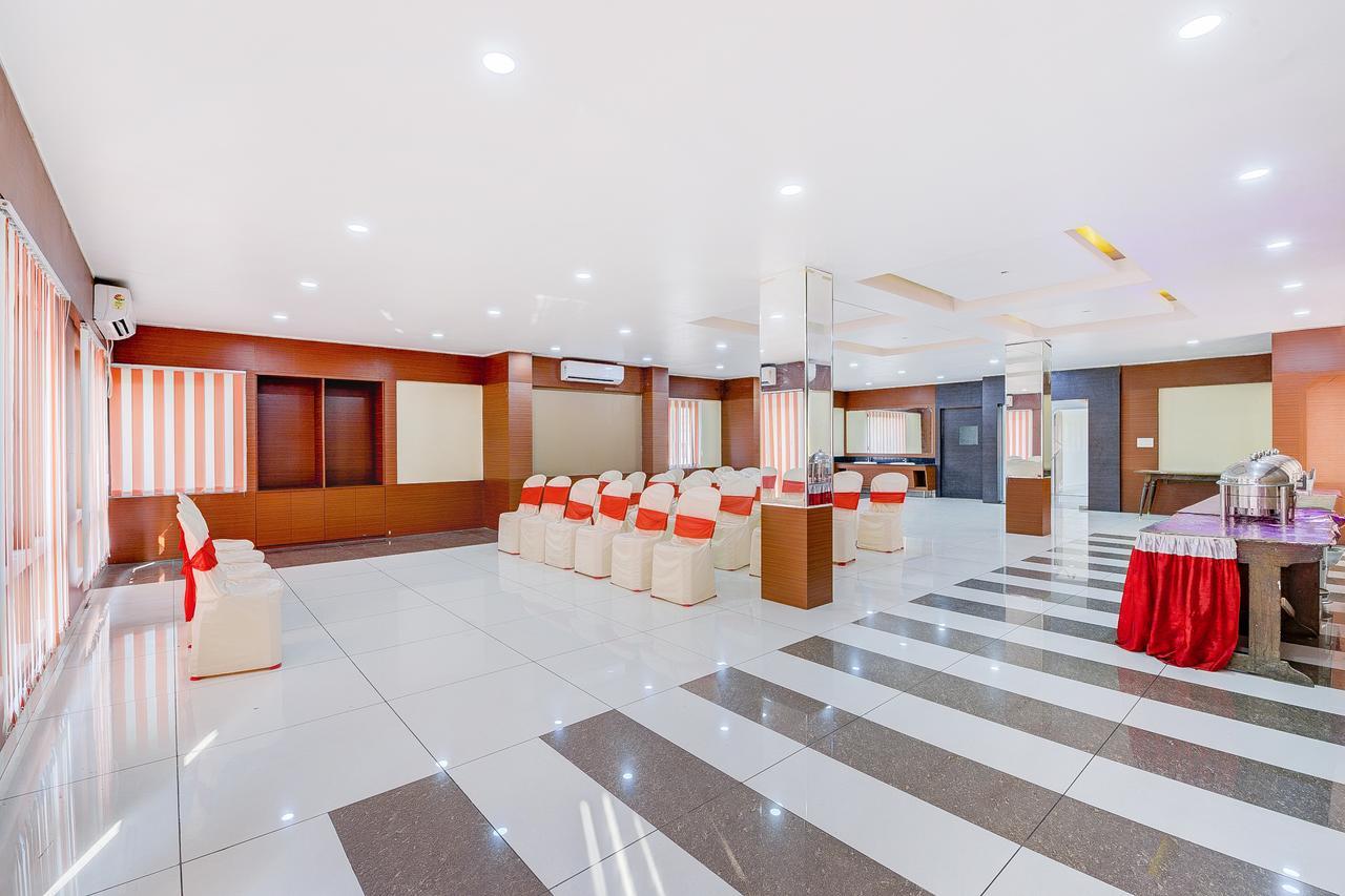 Oyo 13521 Sudhriti Hotel Siliguri Dış mekan fotoğraf
