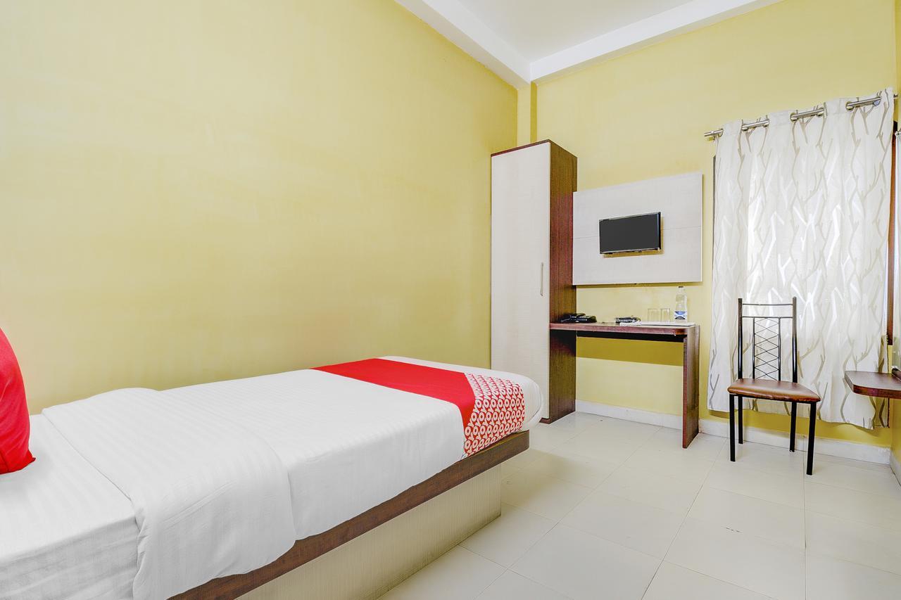 Oyo 13521 Sudhriti Hotel Siliguri Dış mekan fotoğraf