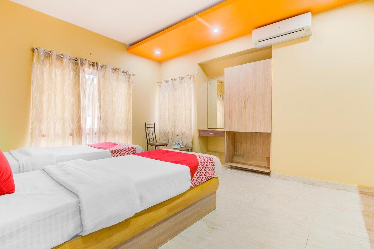 Oyo 13521 Sudhriti Hotel Siliguri Dış mekan fotoğraf